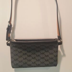 Michael kors waist purse black greyMichael kors waist purse black grey